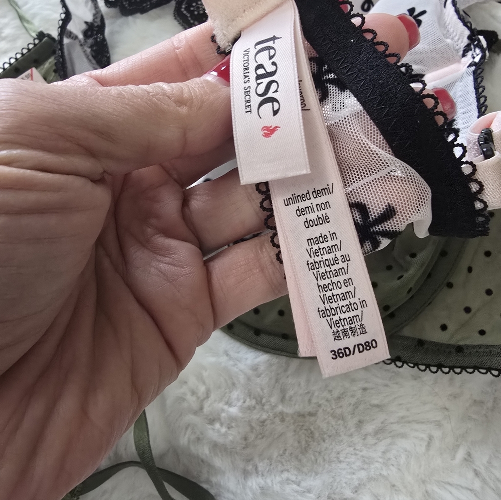 NEW victoria's secret bra sets 36 D - Picture 5 of 6